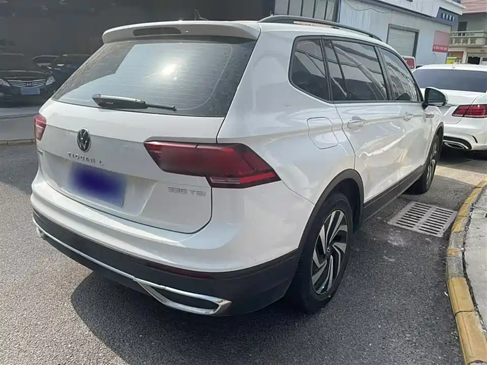 Volkswagen Tiguan L
