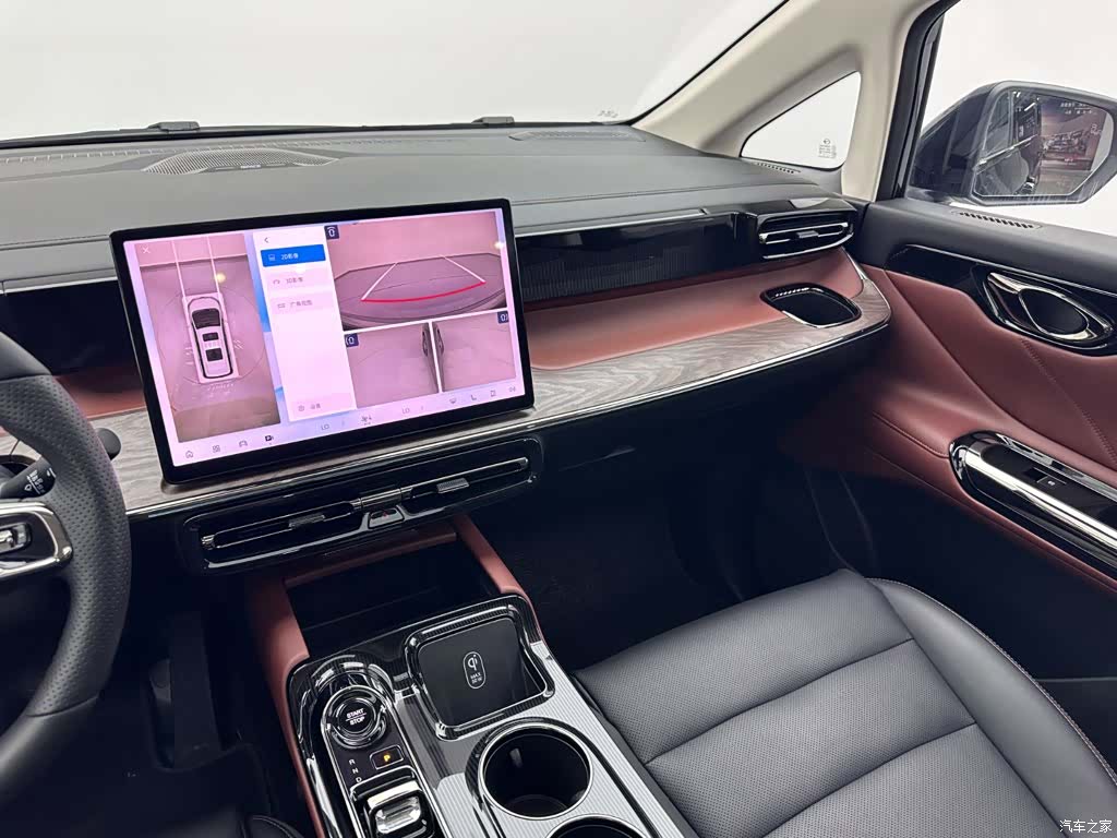 Trumpchi E8, 2026 15