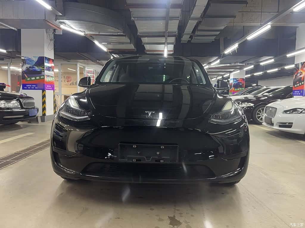 Tesla Model Y, 2022 3