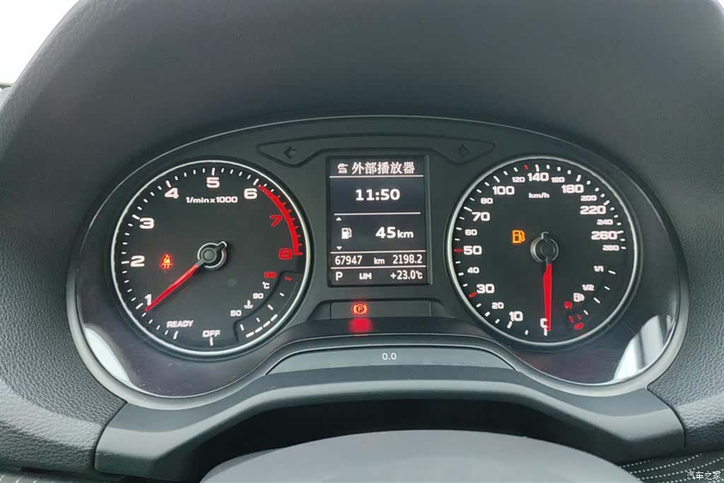 Audi Q2L, 2020 14