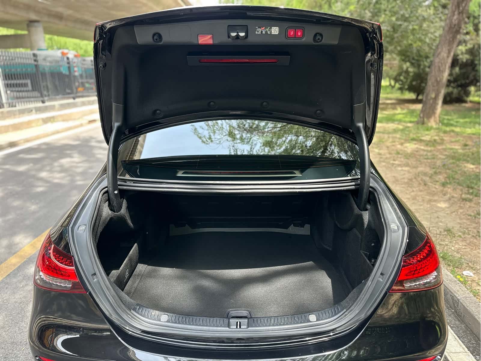 Mercedes-Benz E-Class, 2023 15