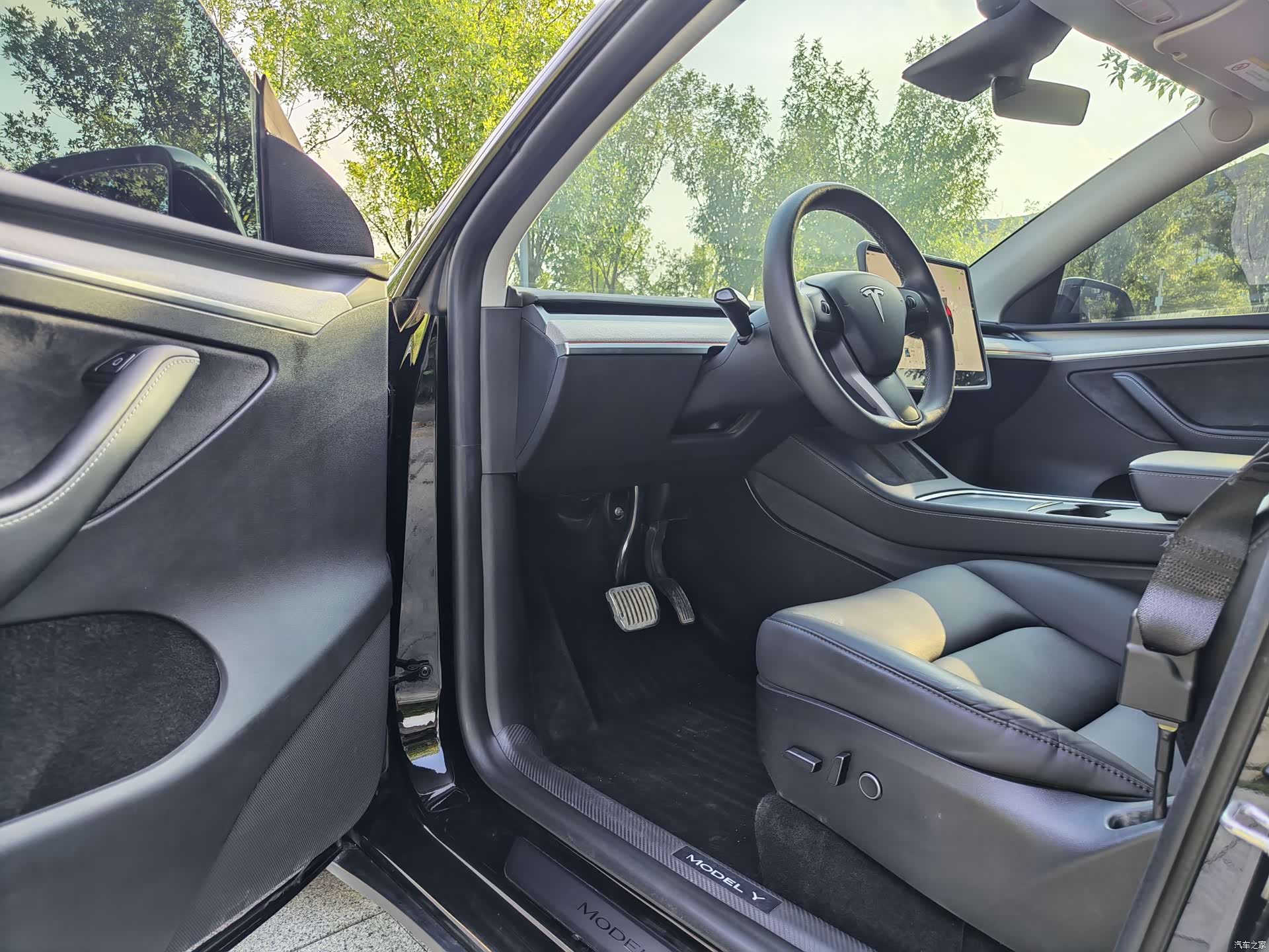 Tesla Model Y, 2024 6