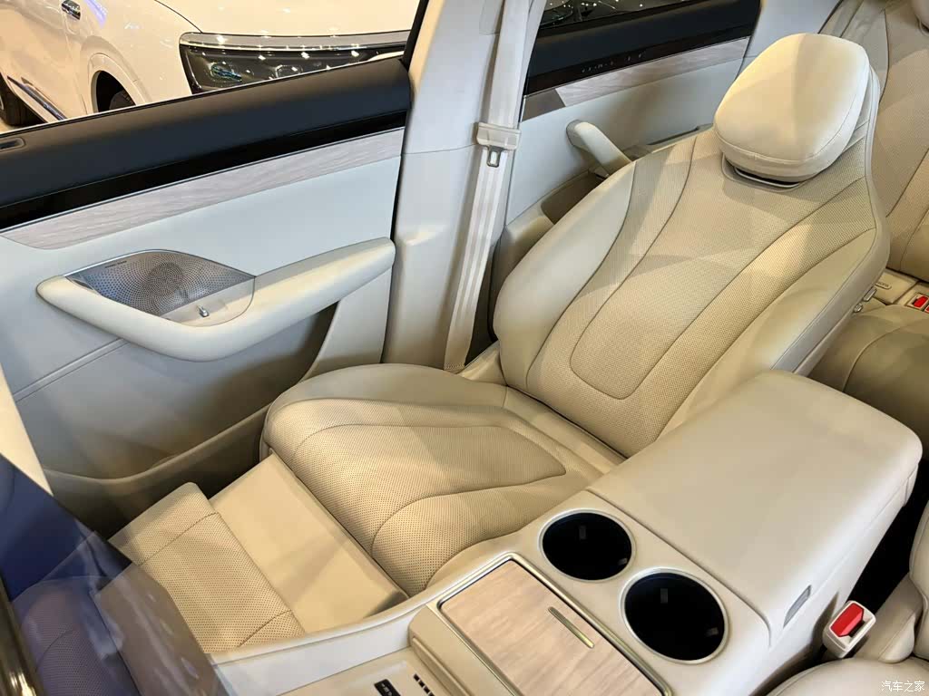 Luxeed R7, 2025 21