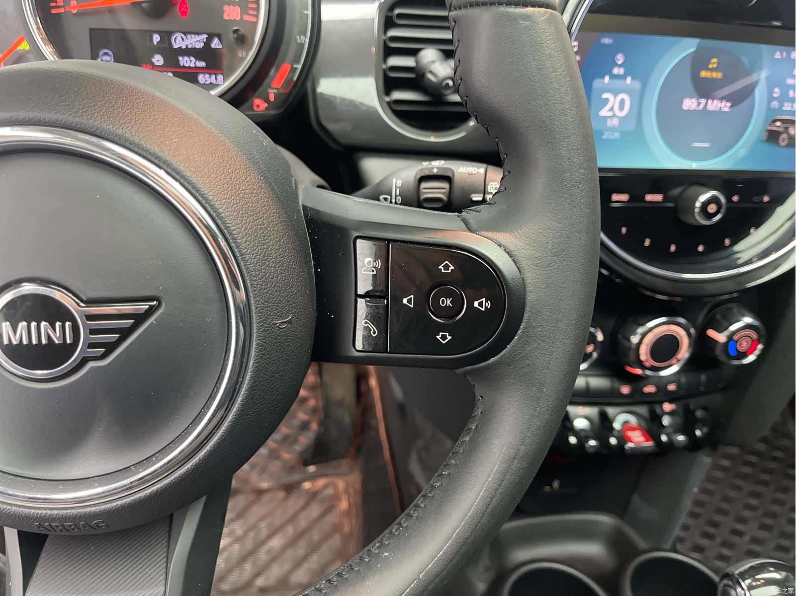 Mini ONE, 2021 23