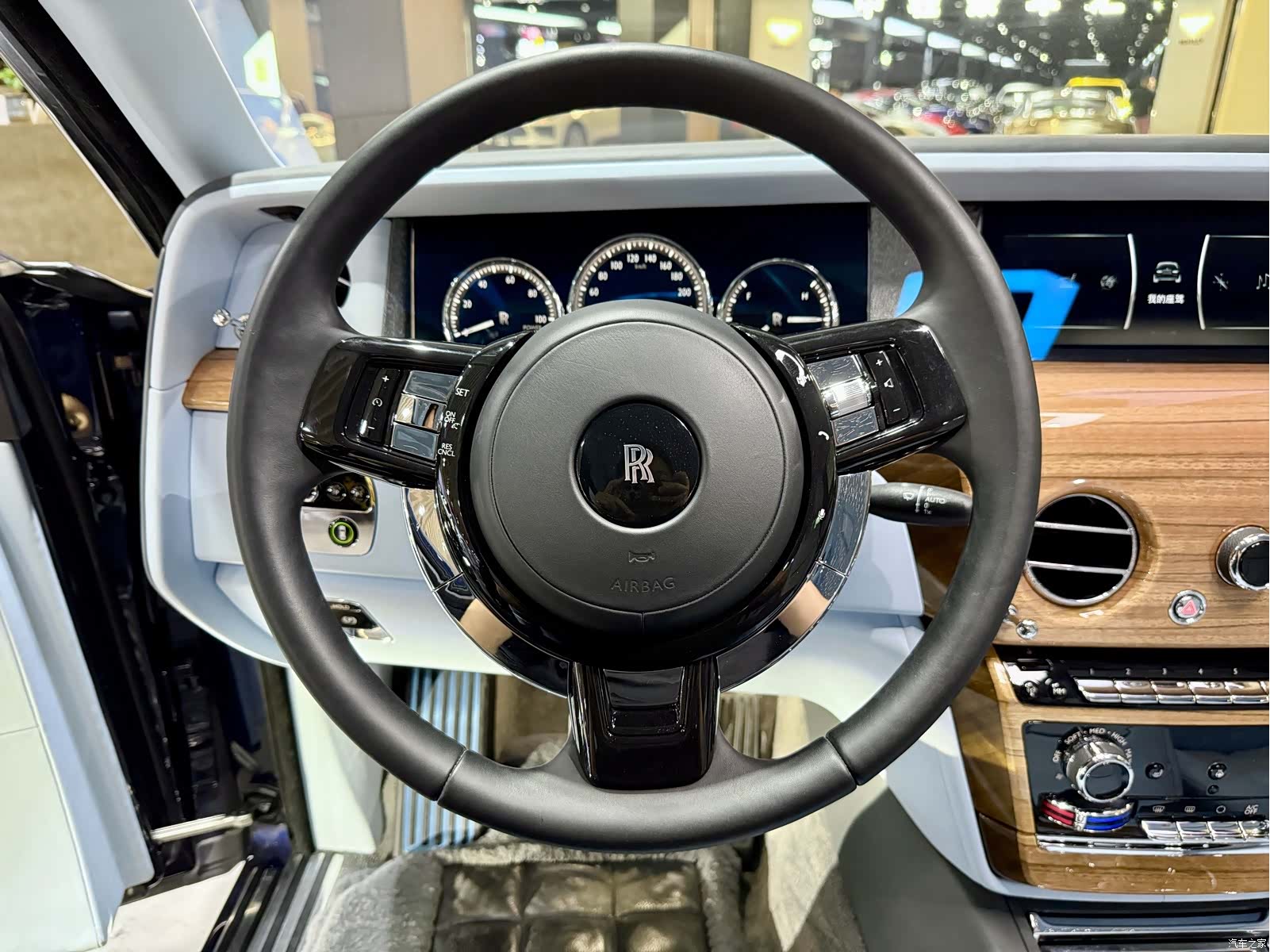 Rolls-Royce Phantom, 2020 10