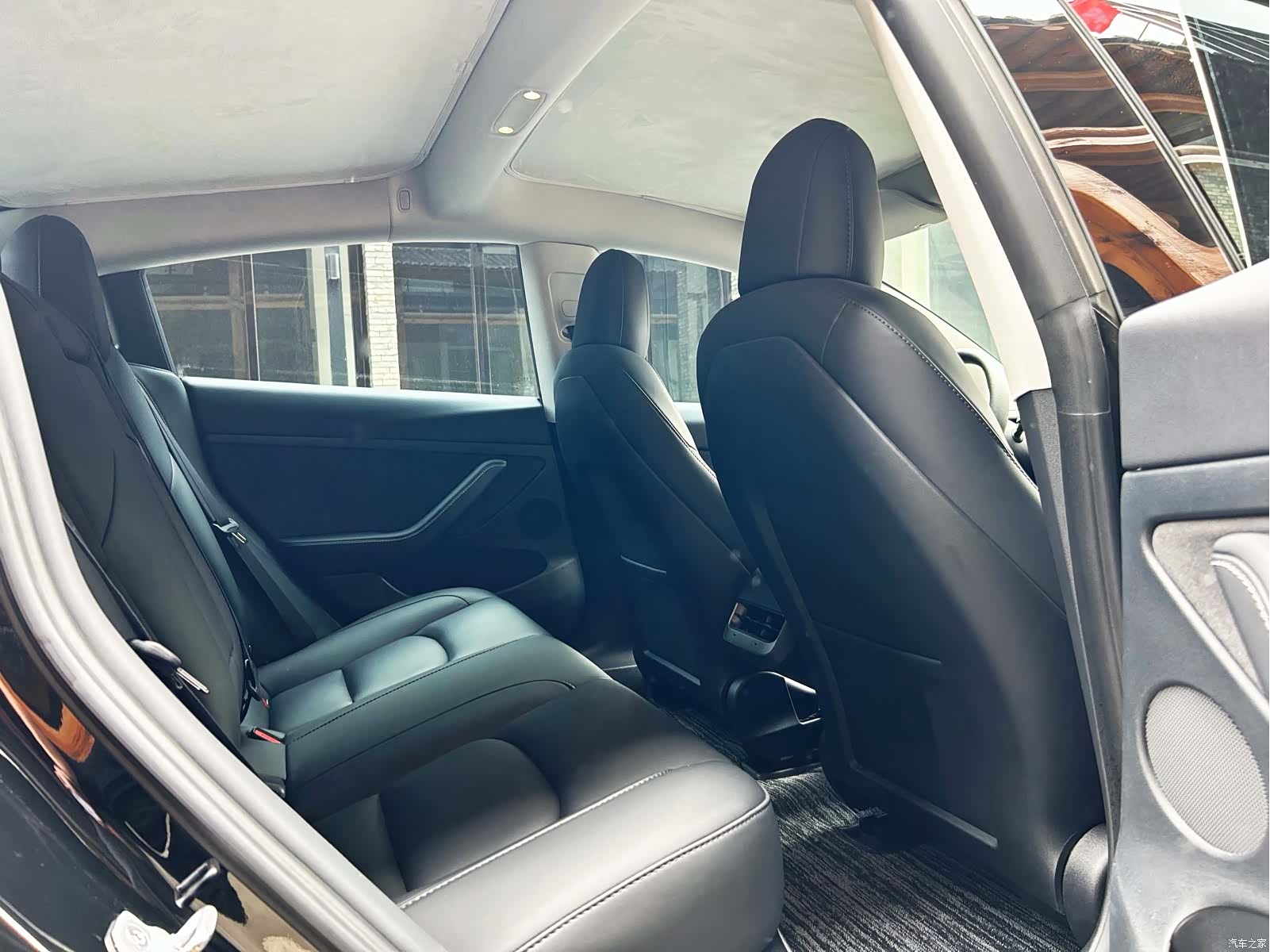 Tesla Model 3, 2023 10