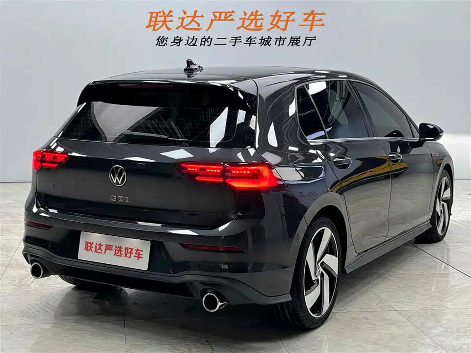 Volkswagen Golf GTI