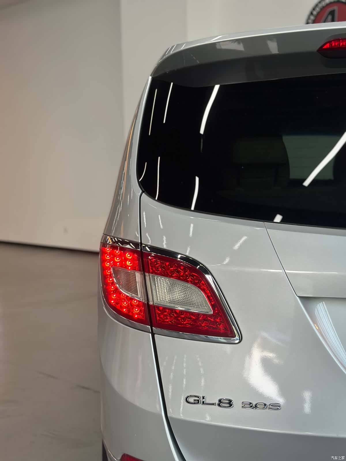 Buick GL8, 2011 20