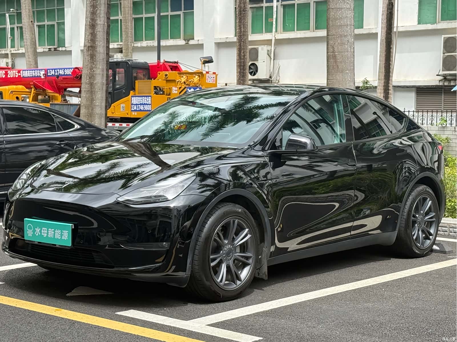 Tesla Model Y, 2021 1