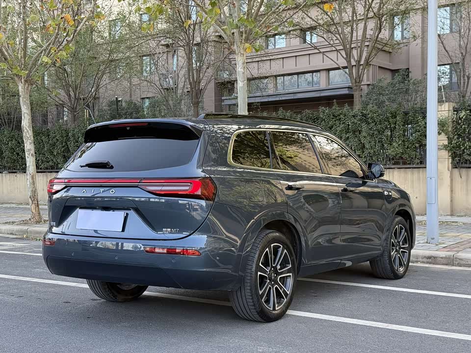 AITO Ask the world M7