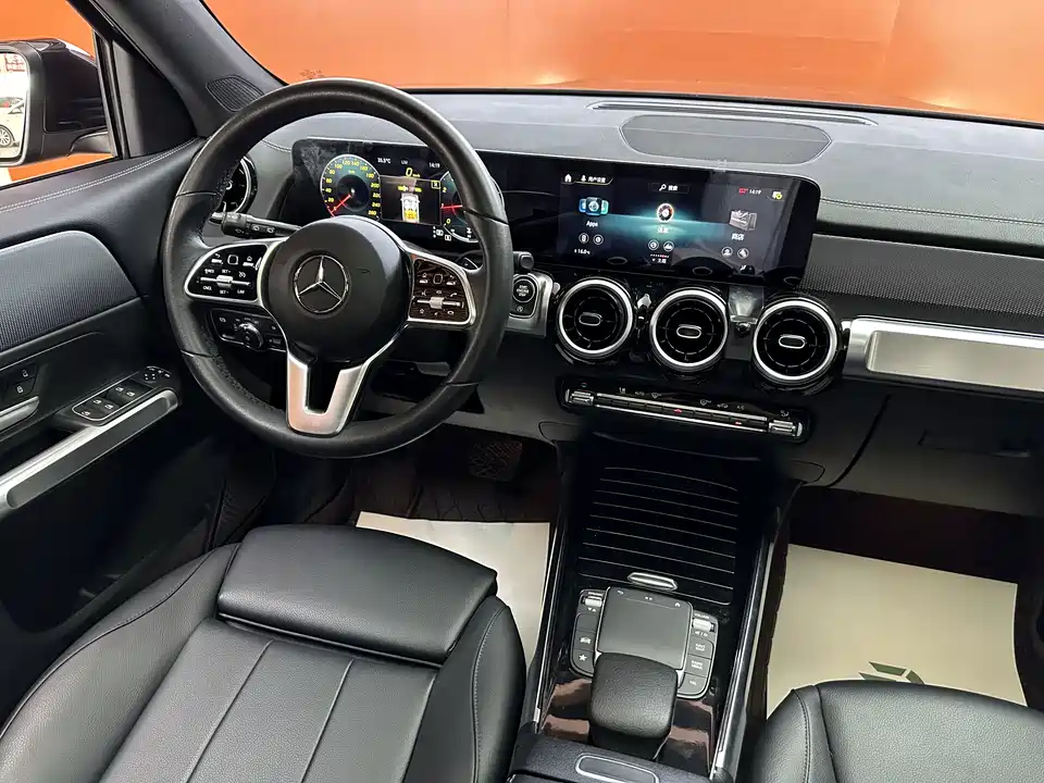Mercedes-Benz GLB Mercedes-Benz GLB