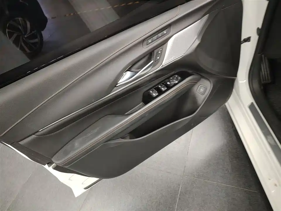 Cadillac CT4