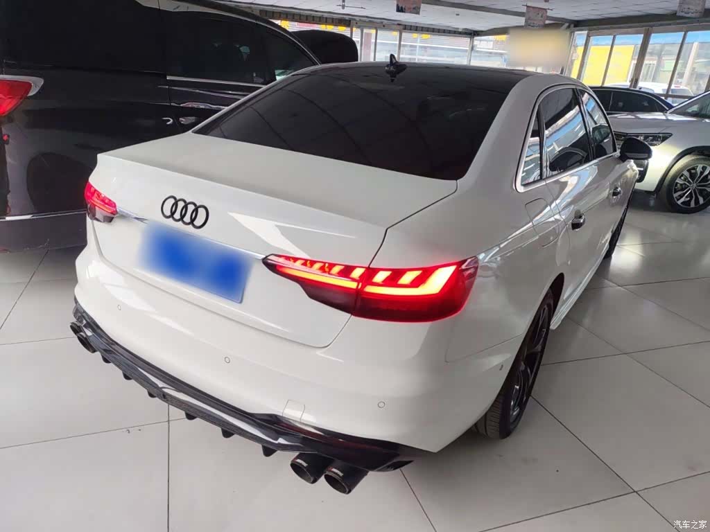 Audi A4L, 2020 все фото