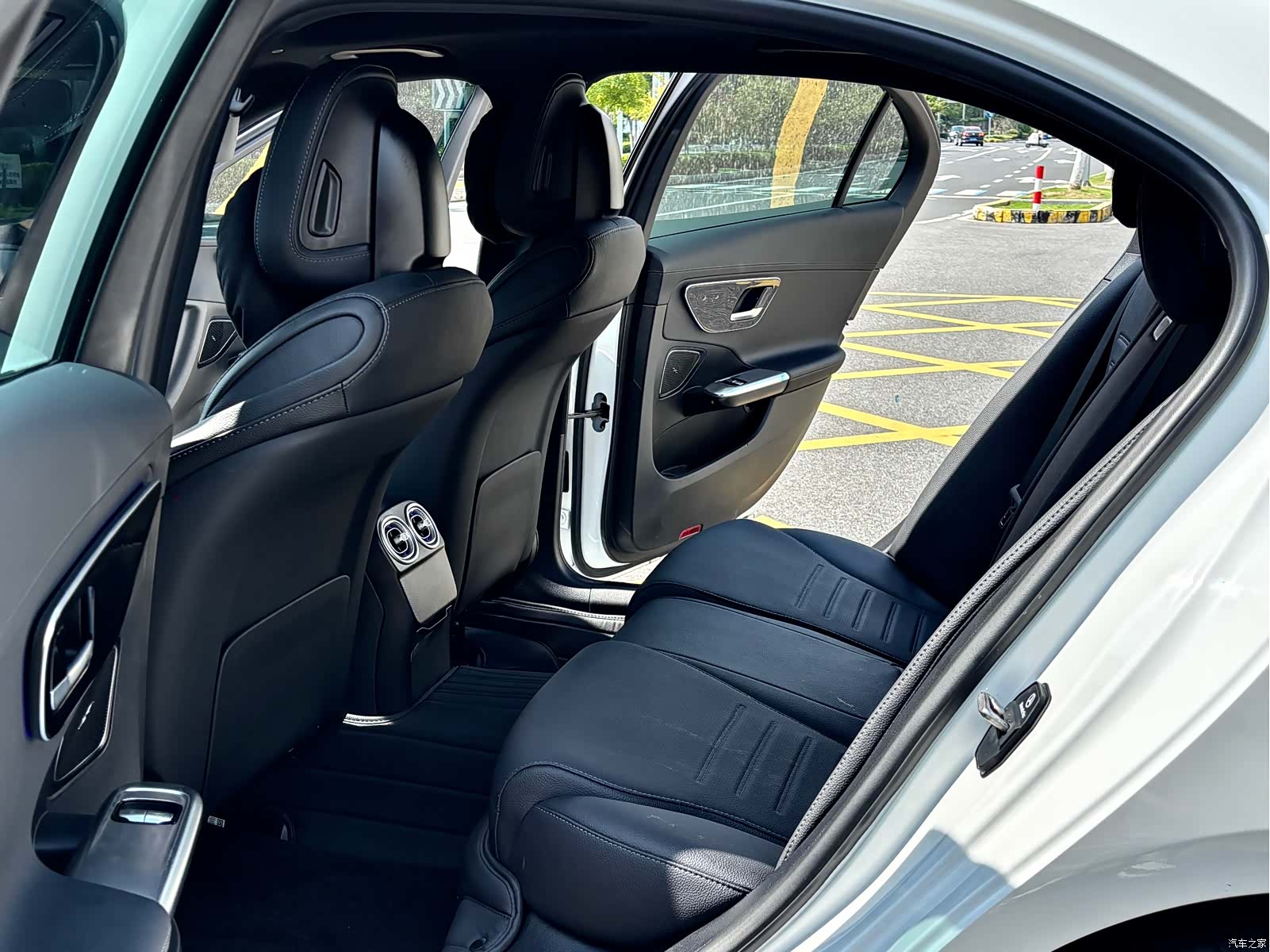 Mercedes-Benz C-Class, 2025 9