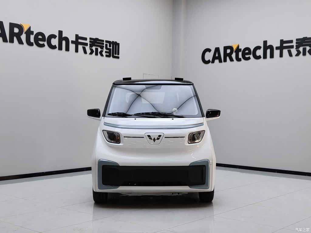 Wuling NanoEV, 2022 2