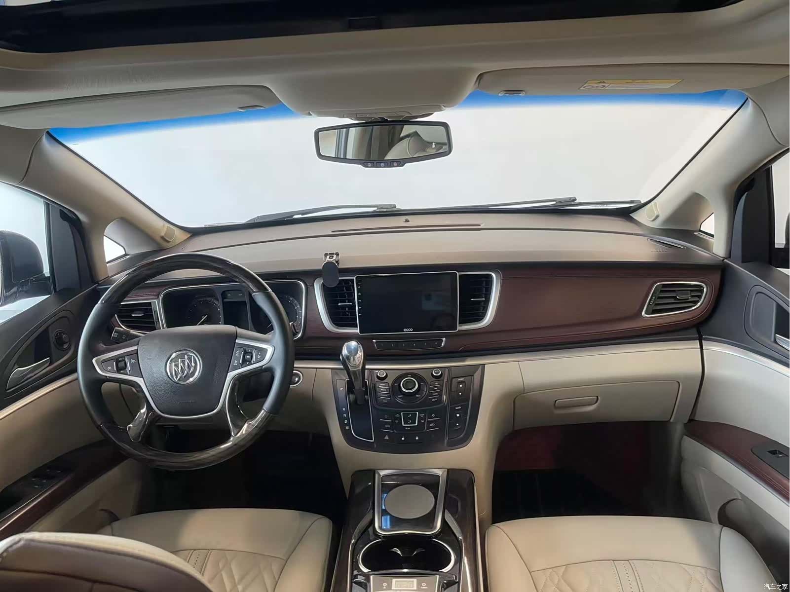 Buick GL8, 2016 6