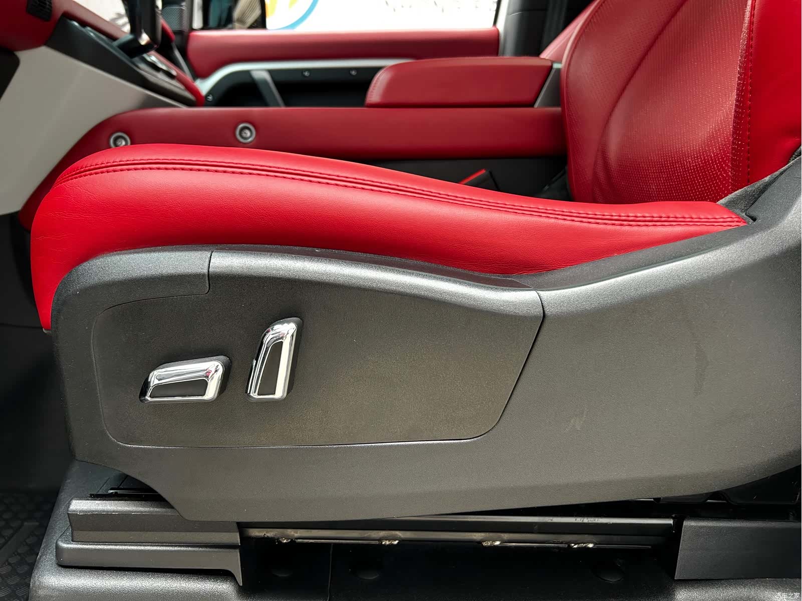 Land Rover Defender, 2022 8