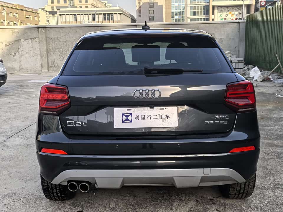 Audi Q2L
