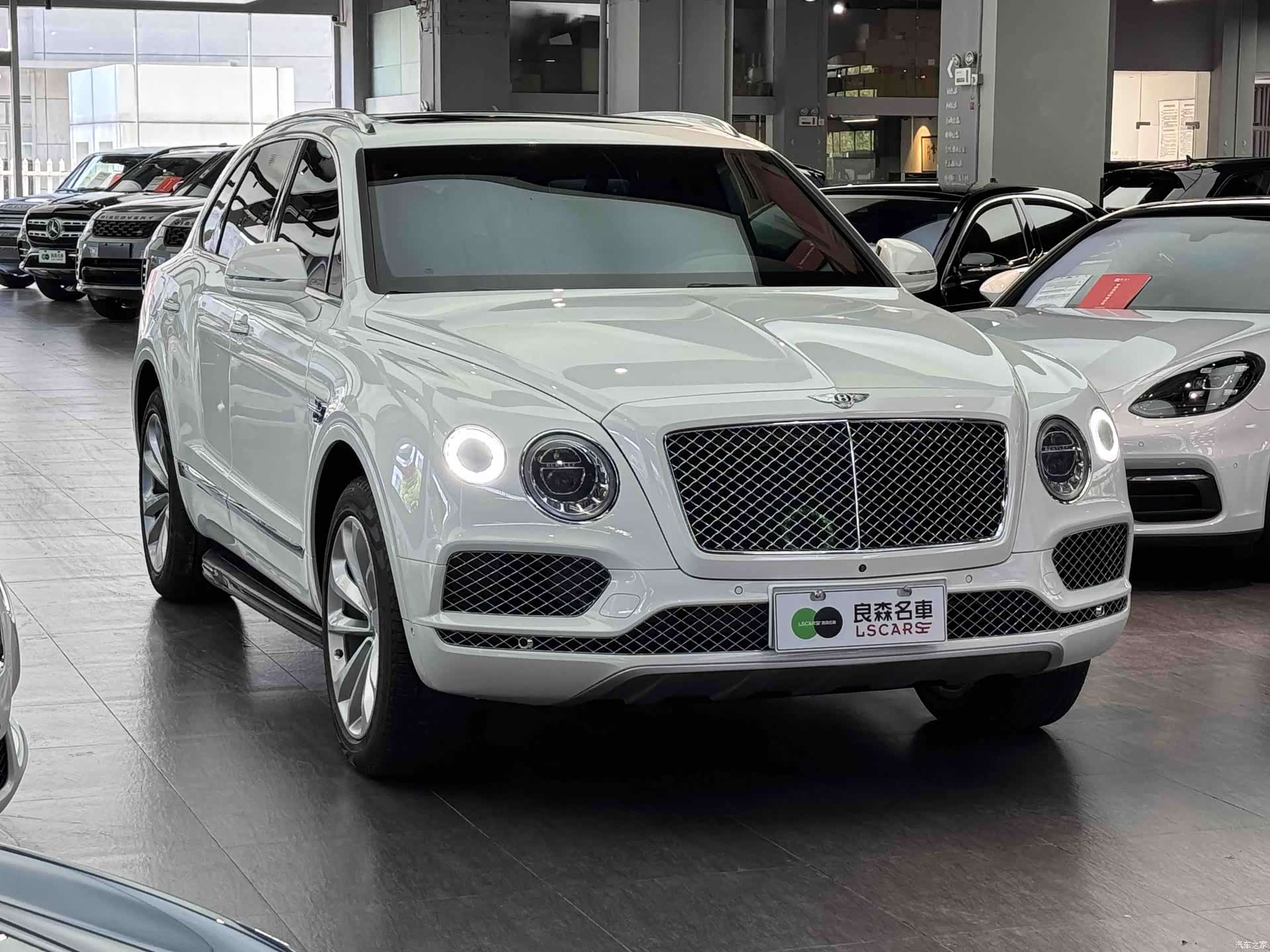 Bentley Bentayga, 2018 3