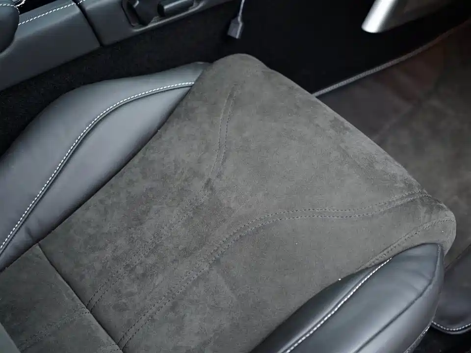 Aston Martin DBS Aston Martin DBS