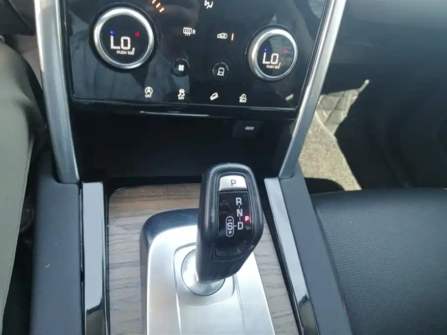 Land Rover Discover sports