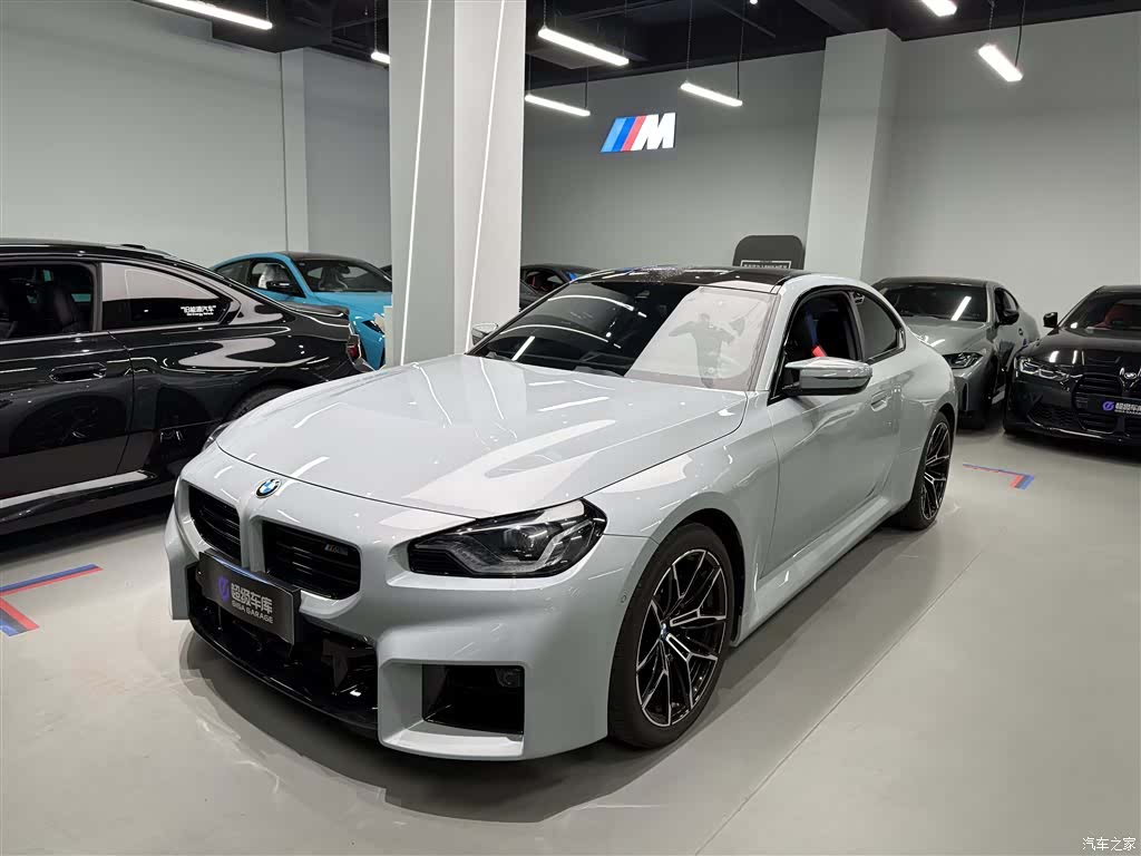 BMW M2, 2025 1