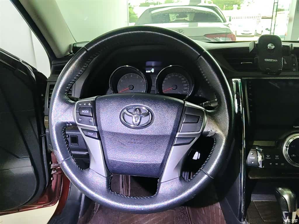 Toyota 2.5V, 2015 7