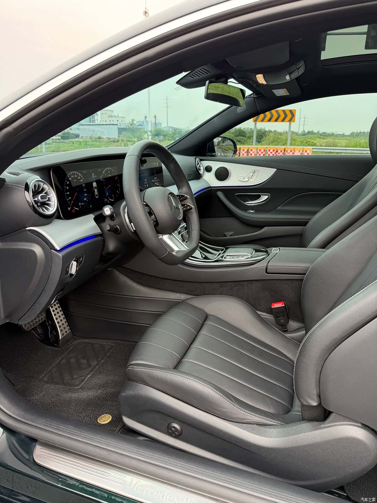 Mercedes-Benz E-Class, 2023 12