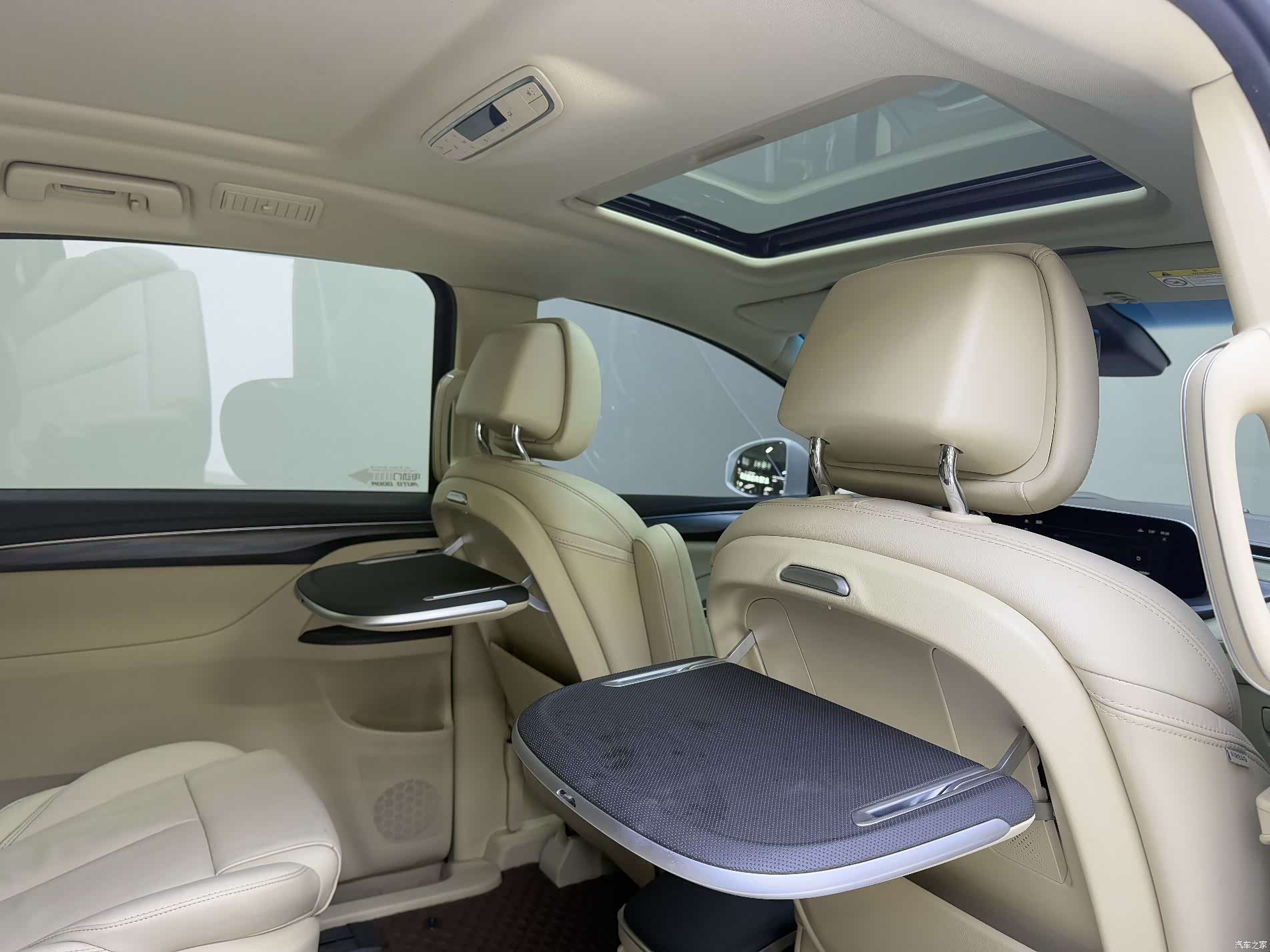 Buick GL8, 2022 9