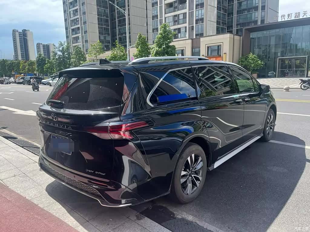 Toyota Granvia, 2024 2