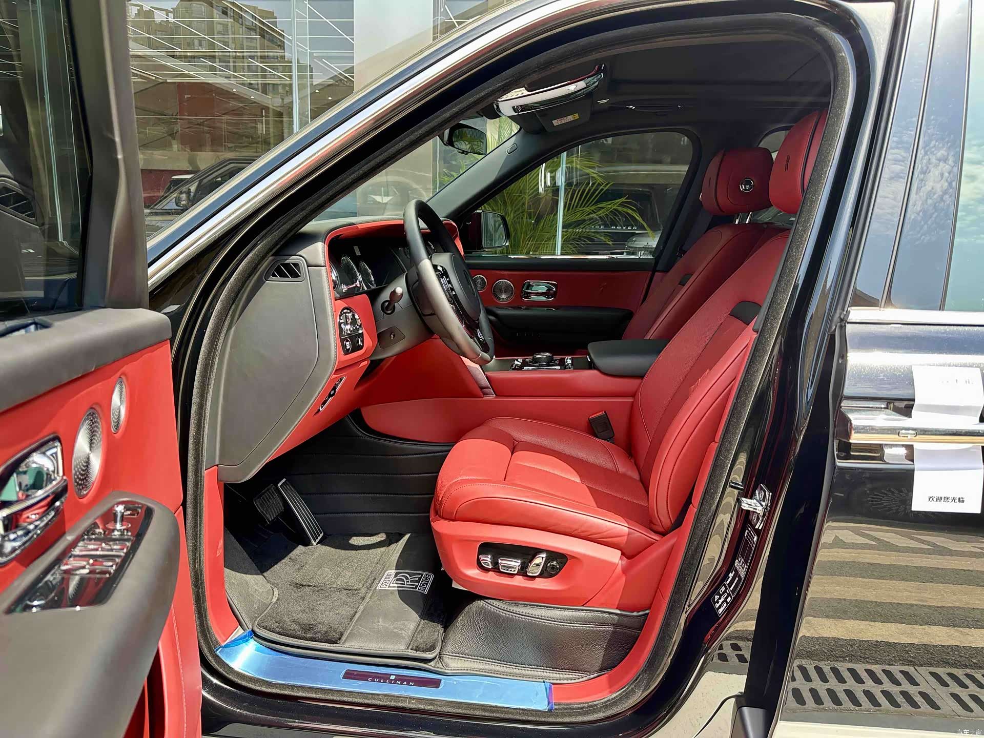 Rolls-Royce Cullinan, 2022 все фото