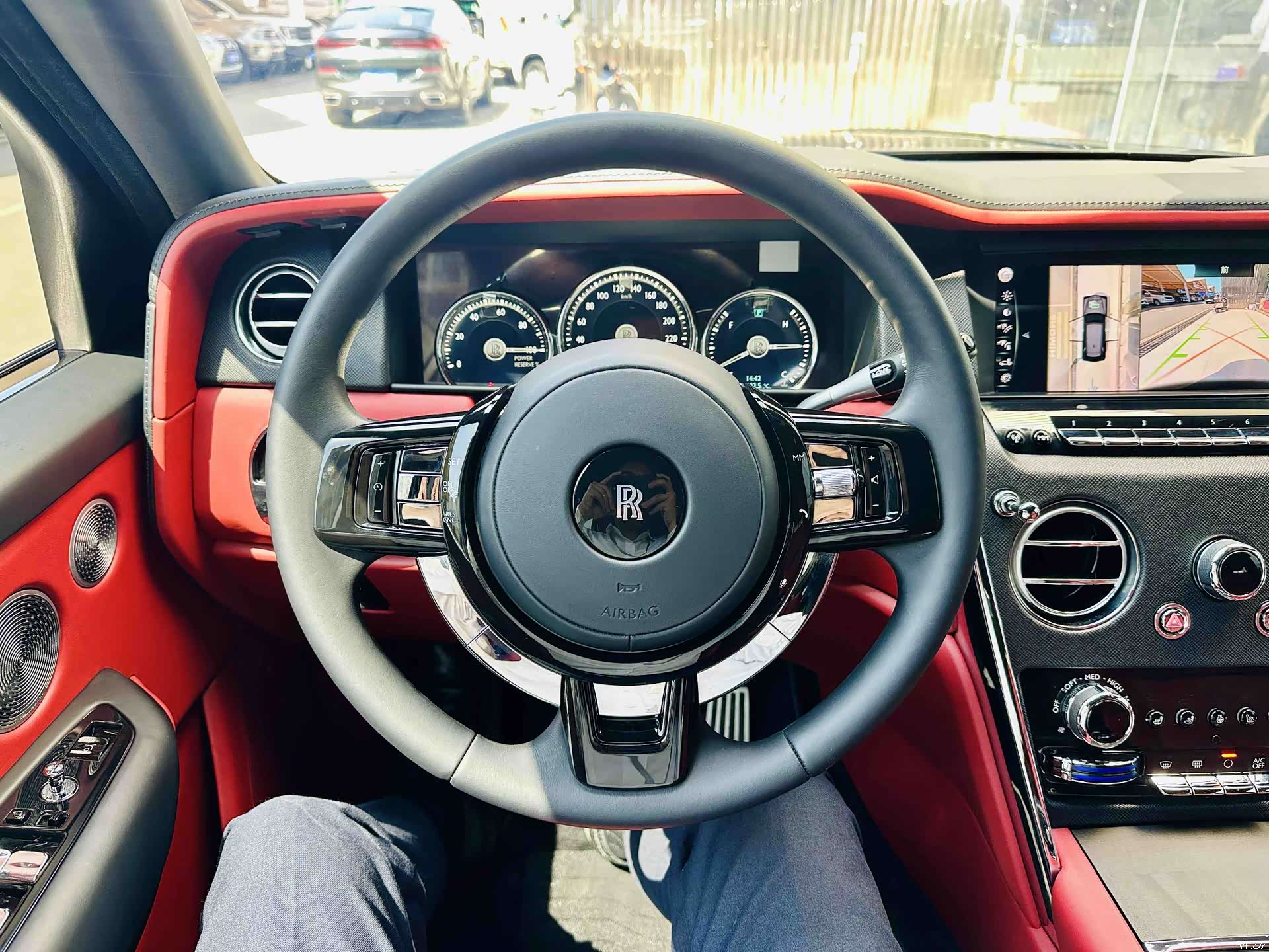 Rolls-Royce Cullinan, 2022 10