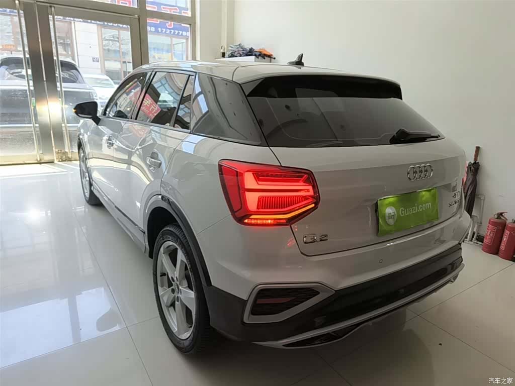 Audi Q2L, 2023 все фото