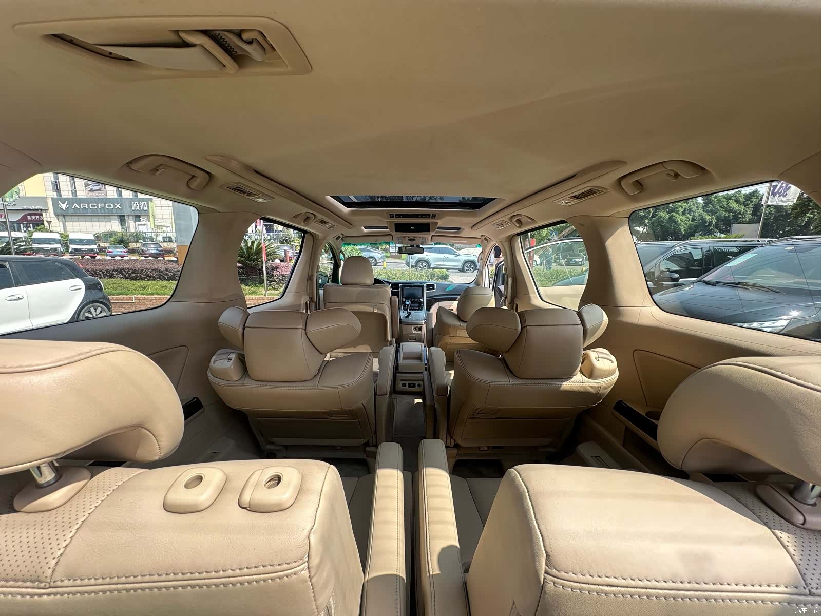 Toyota Alphard, 2012 19