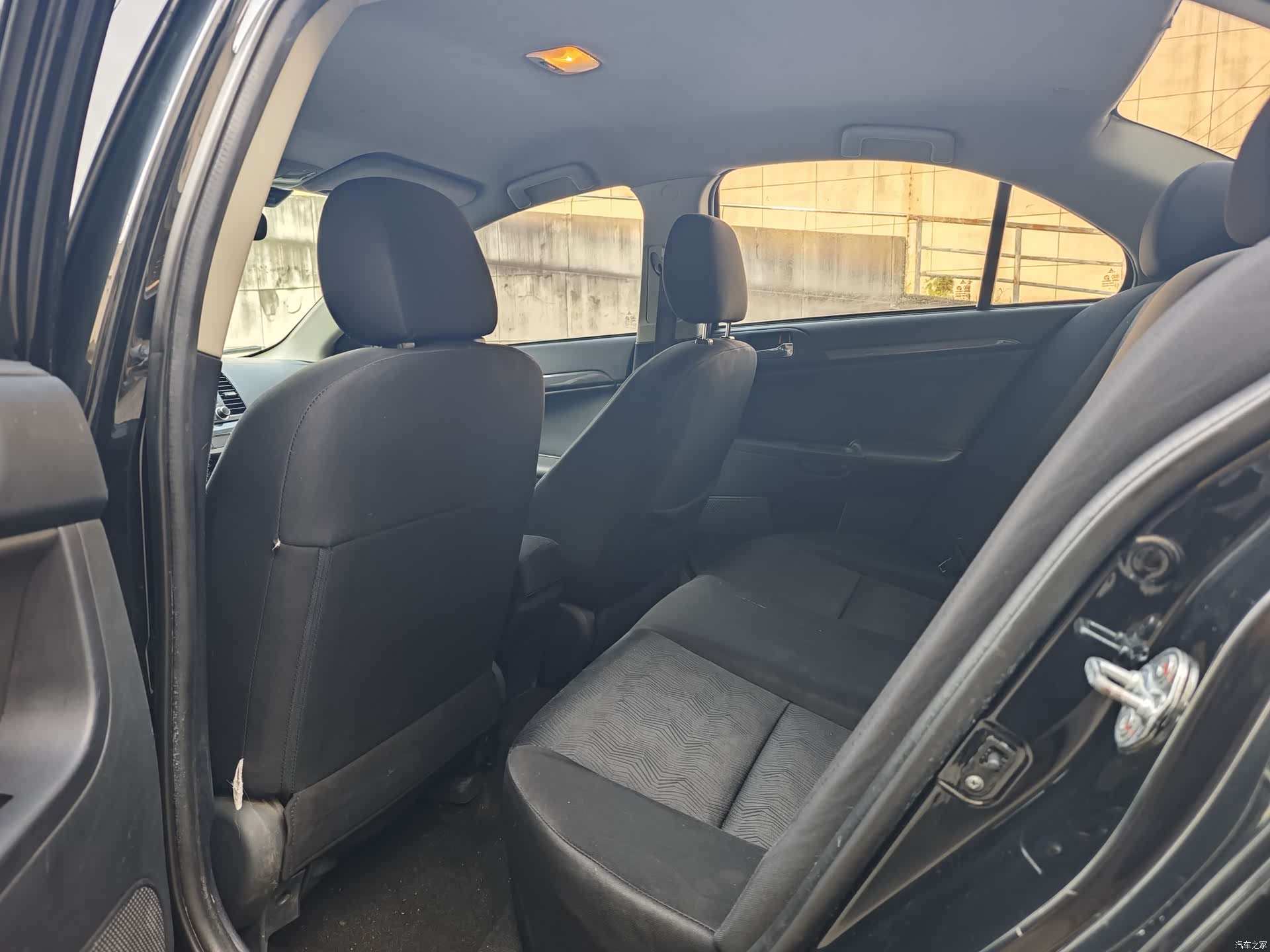 DongNanQiChe YARiS L, 2011 все фото