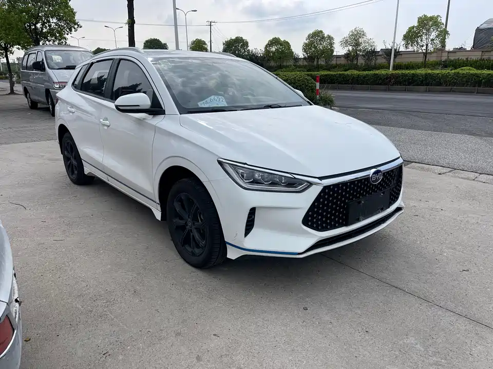 BYD e2