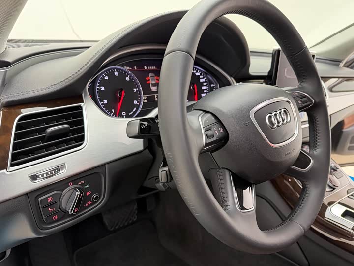 Audi A8 2013 A8 L 45 TFSI quattro Комфорт