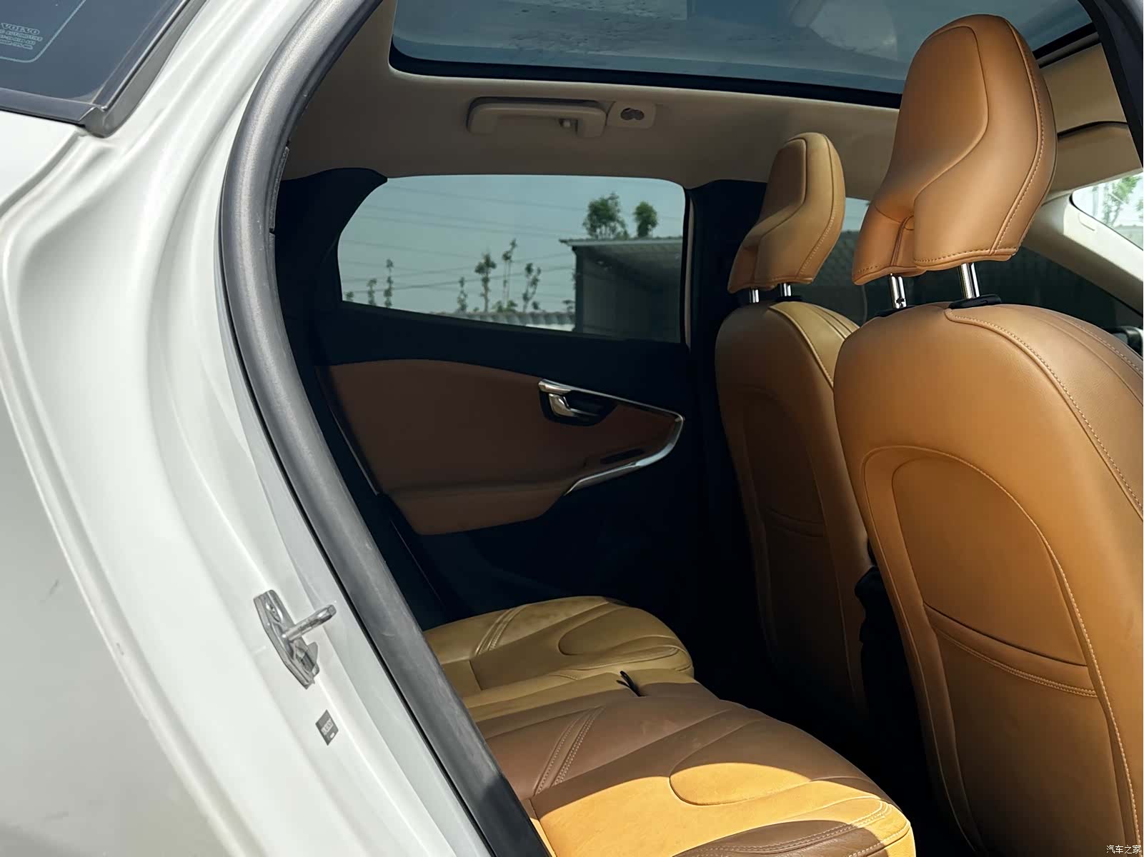 Volvo V40, 2019 16