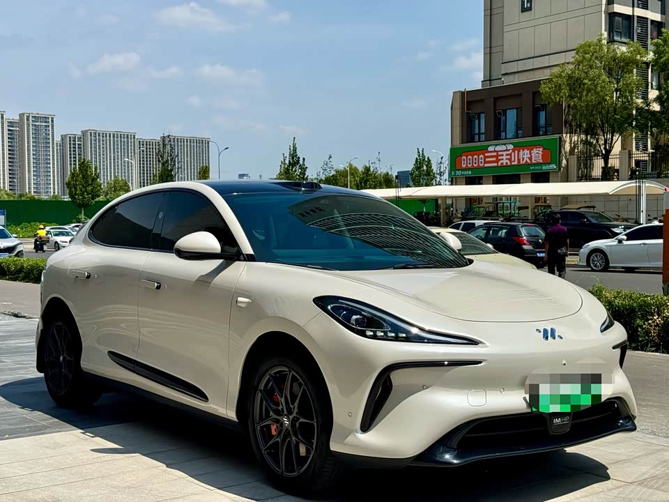 IM Motors Zhiji LS6 IM Motors Zhiji LS6