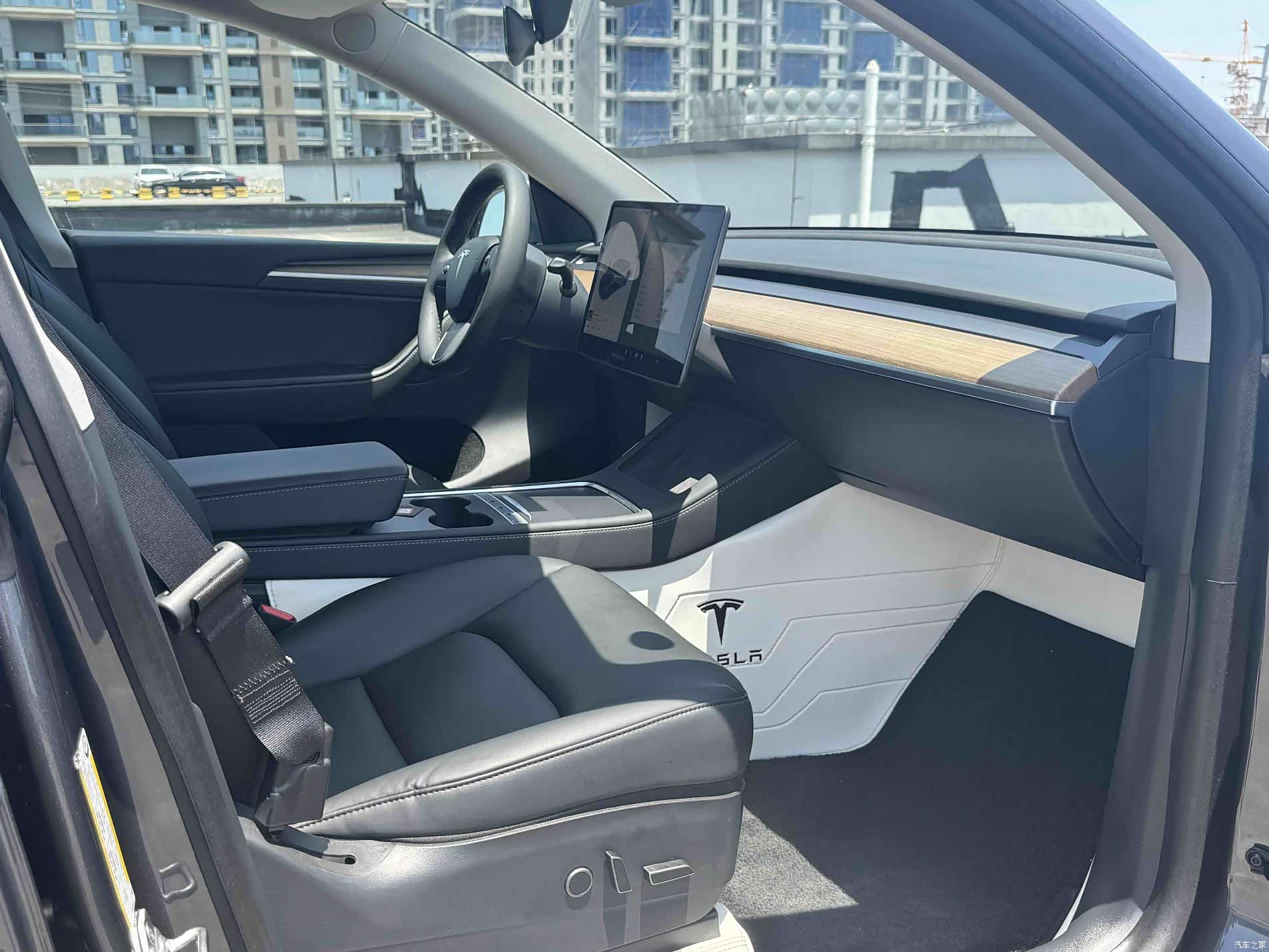 Tesla Model Y, 2021 11