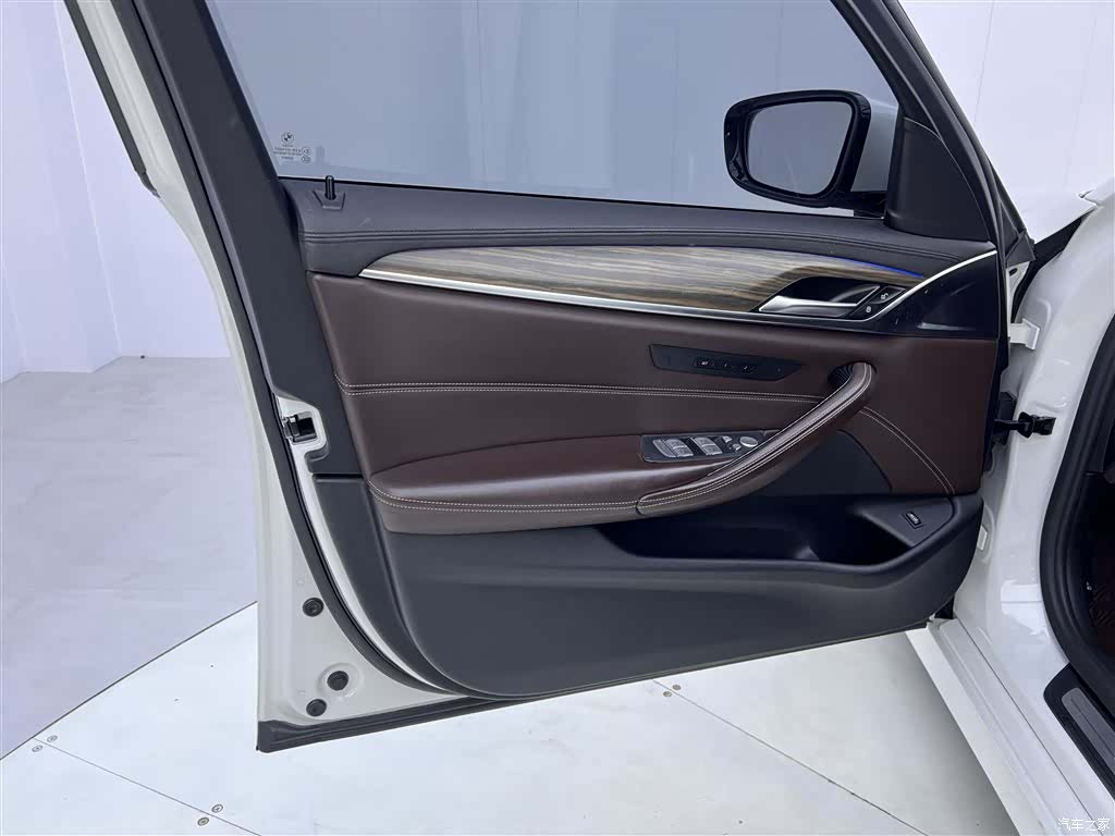BMW 5 Series, 2018 17