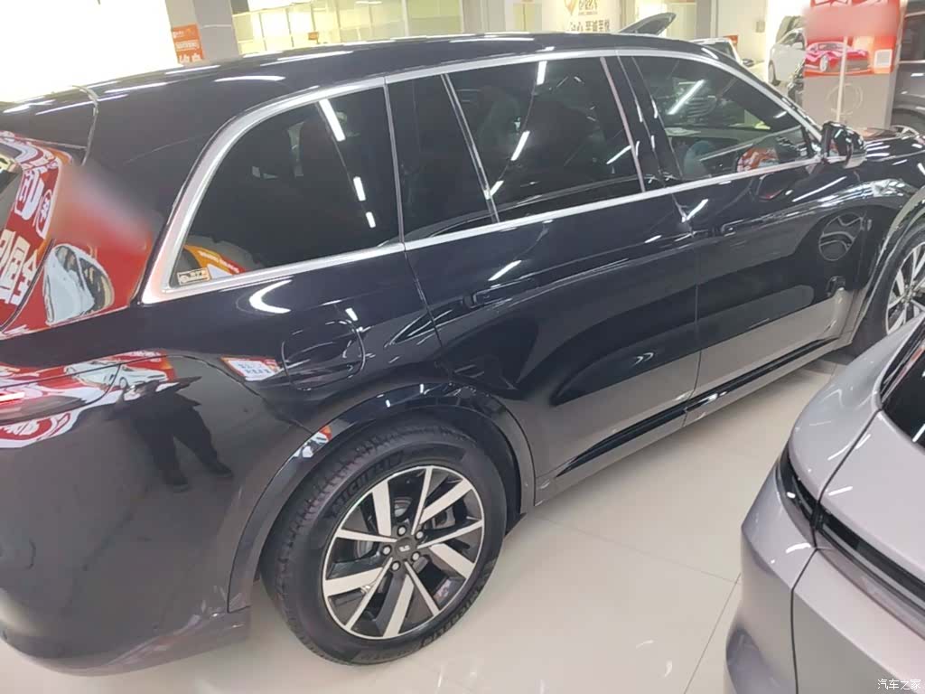 Li Auto L8, 2023 7