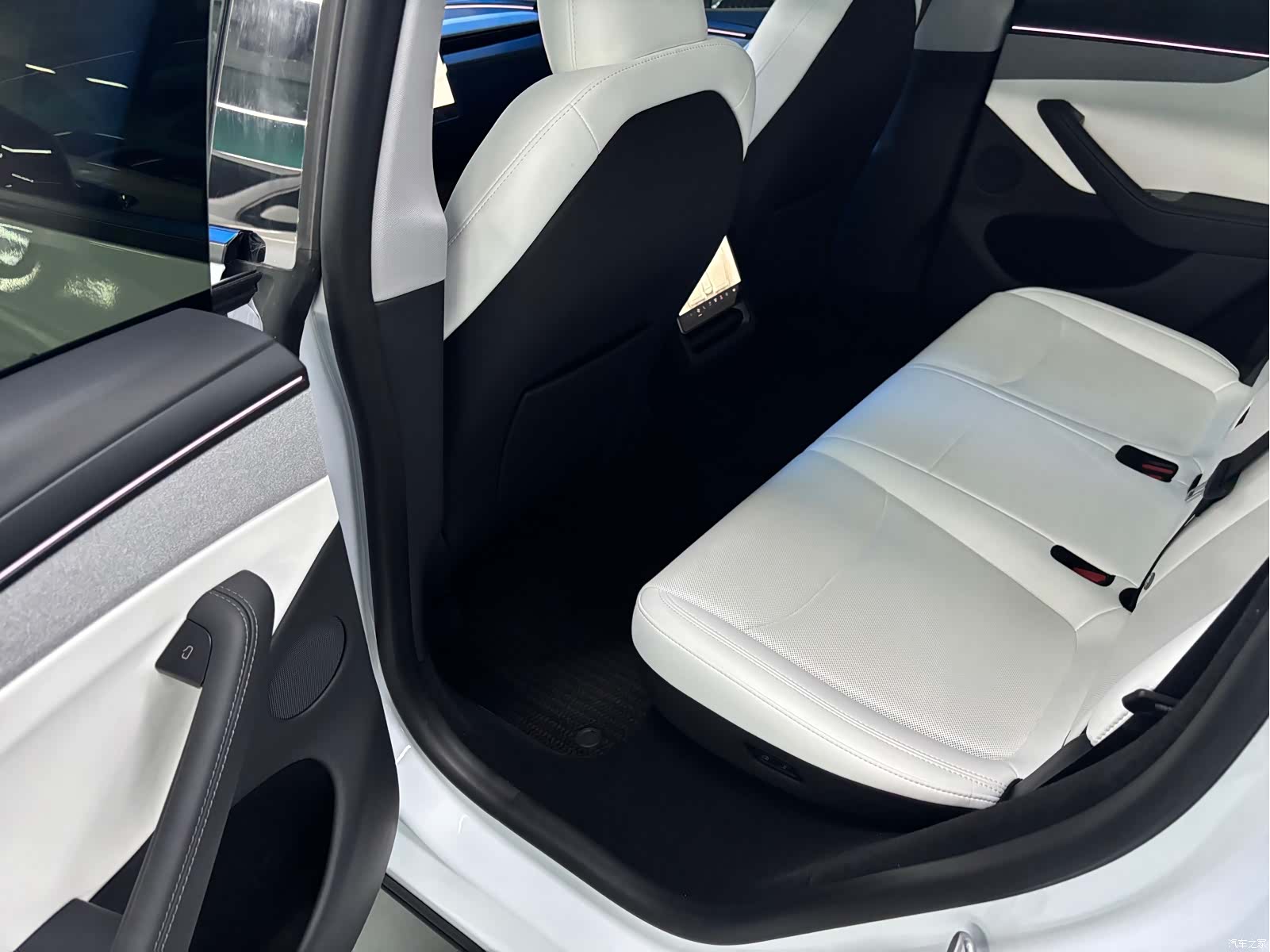 Tesla Model Y, 2025 7