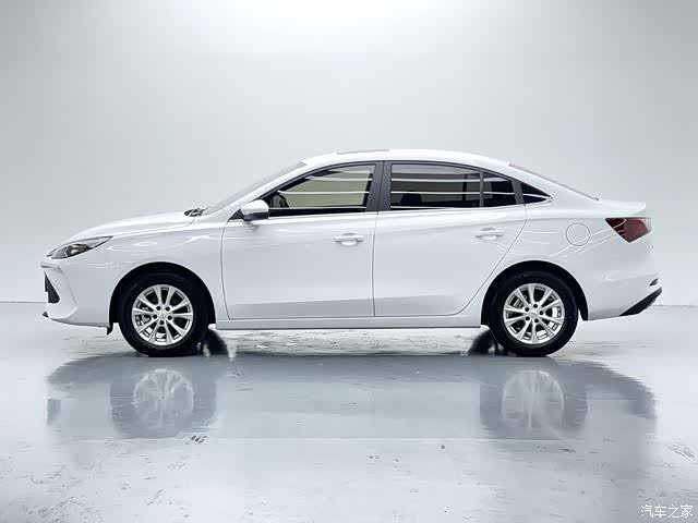Roewe i5, 2025 7