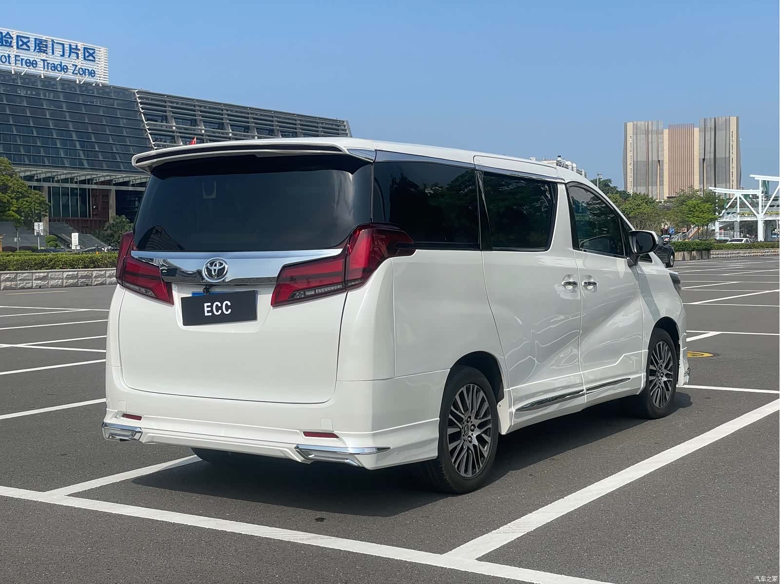 Toyota Alphard, 2012 7