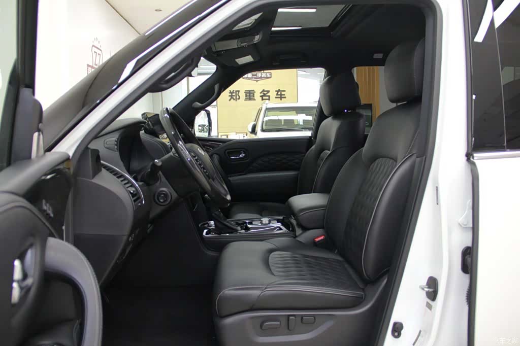 Infiniti QX80, 2023 7