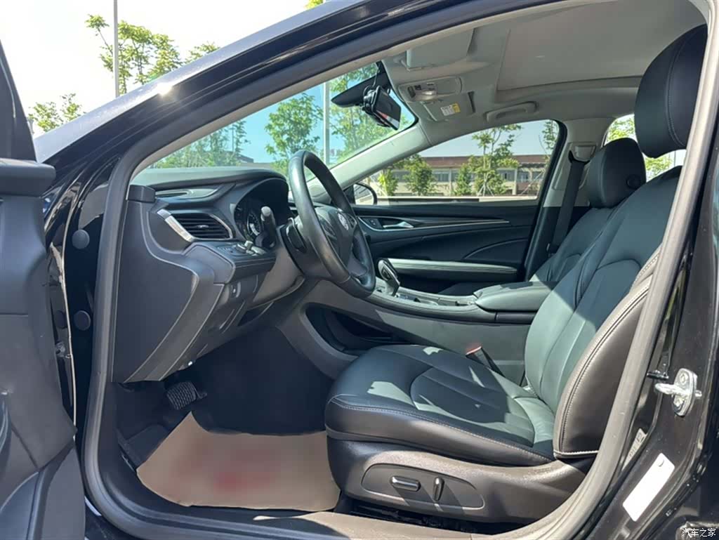 Buick LaCrosse, 2022 10