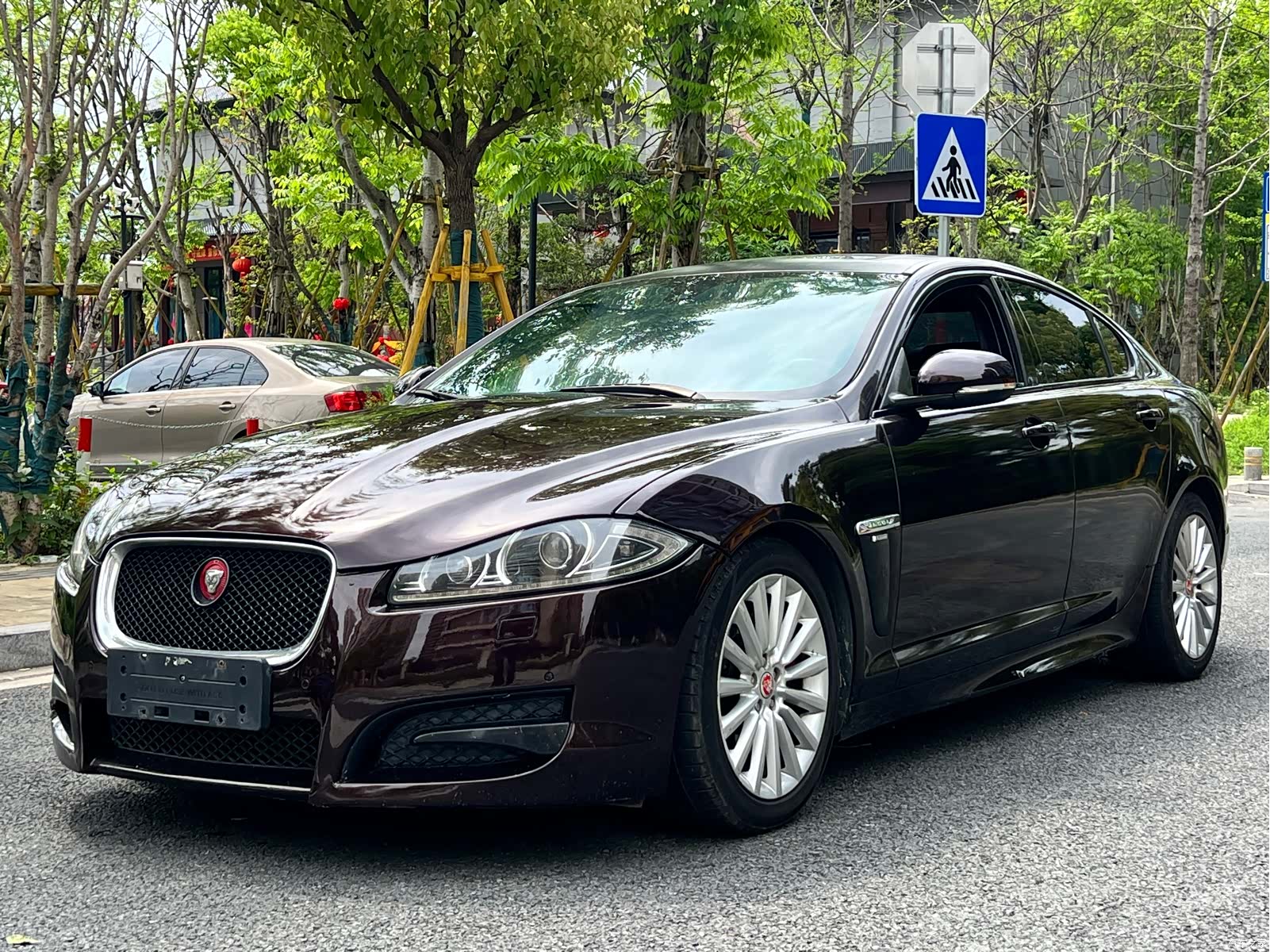 Jaguar XF