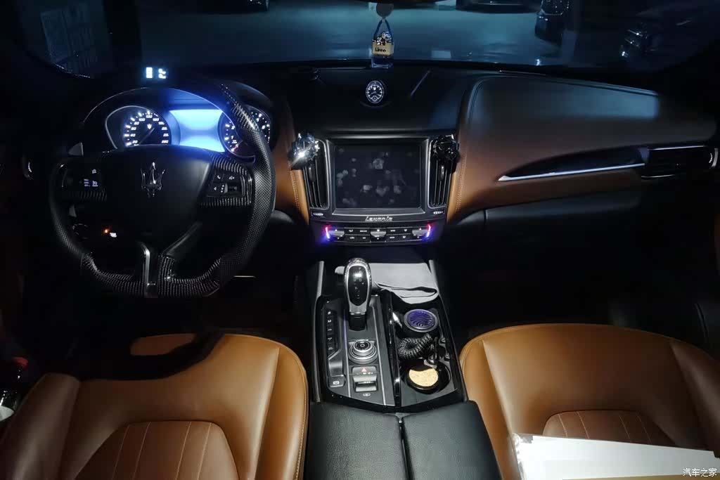 Maserati Levante, 2019 12