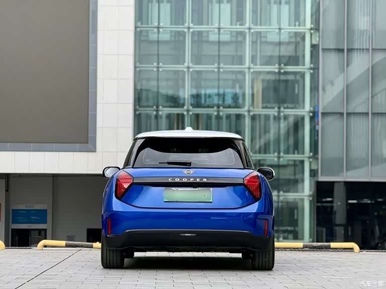 Mini Cooper, 2024 15